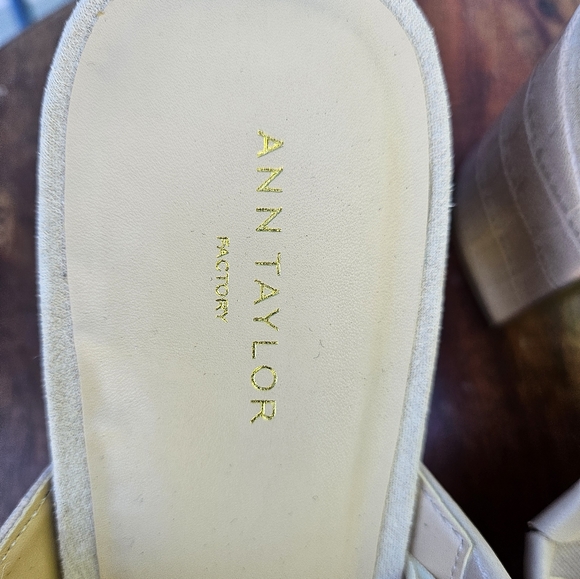 Ann Taylor Women's Block Heels - Picture 3 of 9